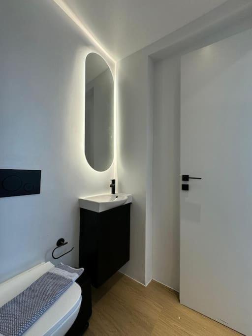 Bluemotion - Centralsuite 6Β Pireu Exterior foto