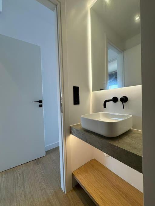 Bluemotion - Centralsuite 6Β Pireu Exterior foto